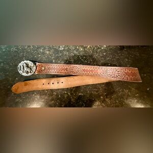 Bergamot Brass Works Belt Buckle Wolf Pack Antique Vintage 1981 w/leather belt